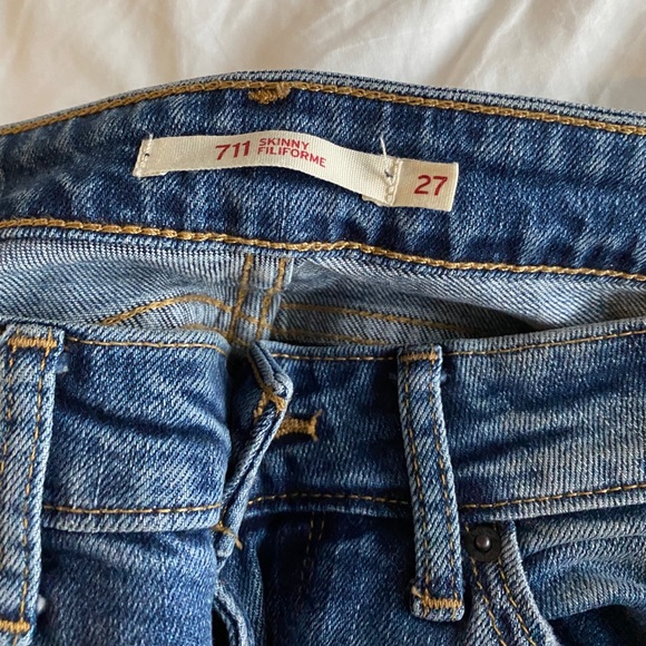 Levis distressed jeans - Picture 4 of 5